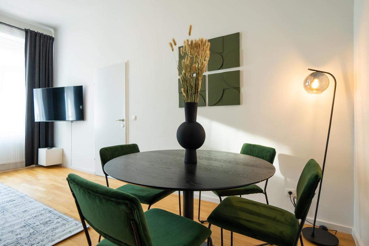 Brand-new With A Breathtaking Design Located Right Near Belvedere Castle, 15 Minutes From Centre Apartament