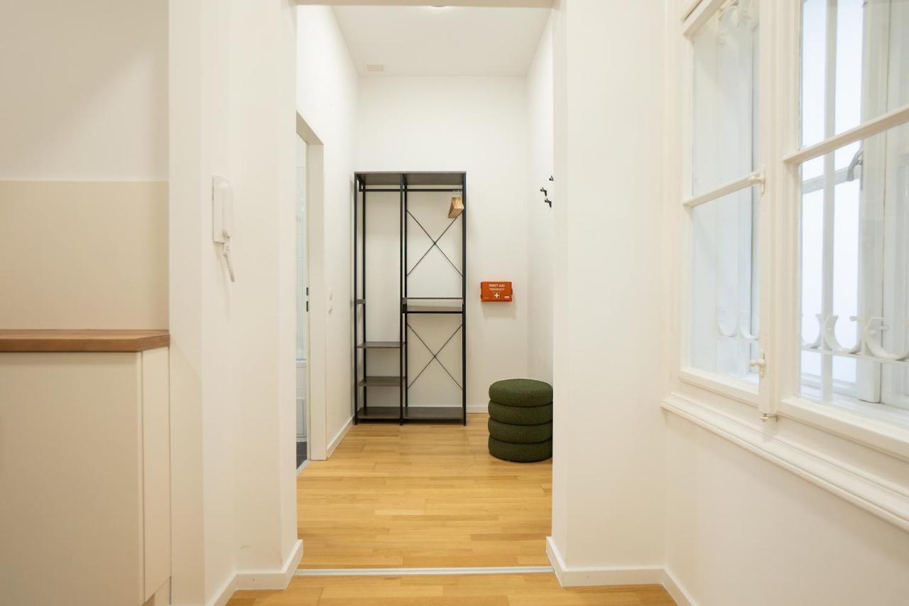 Brand-new With A Breathtaking Design Located Right Near Belvedere Castle, 15 Minutes From Centre * Viena